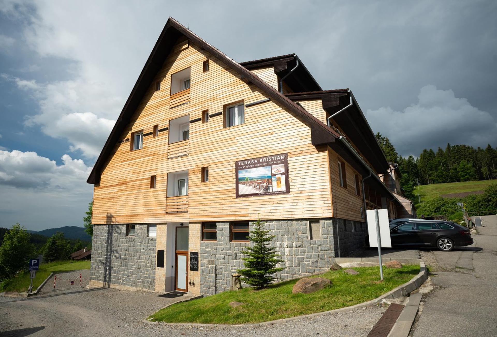Kristian Hotel 3*