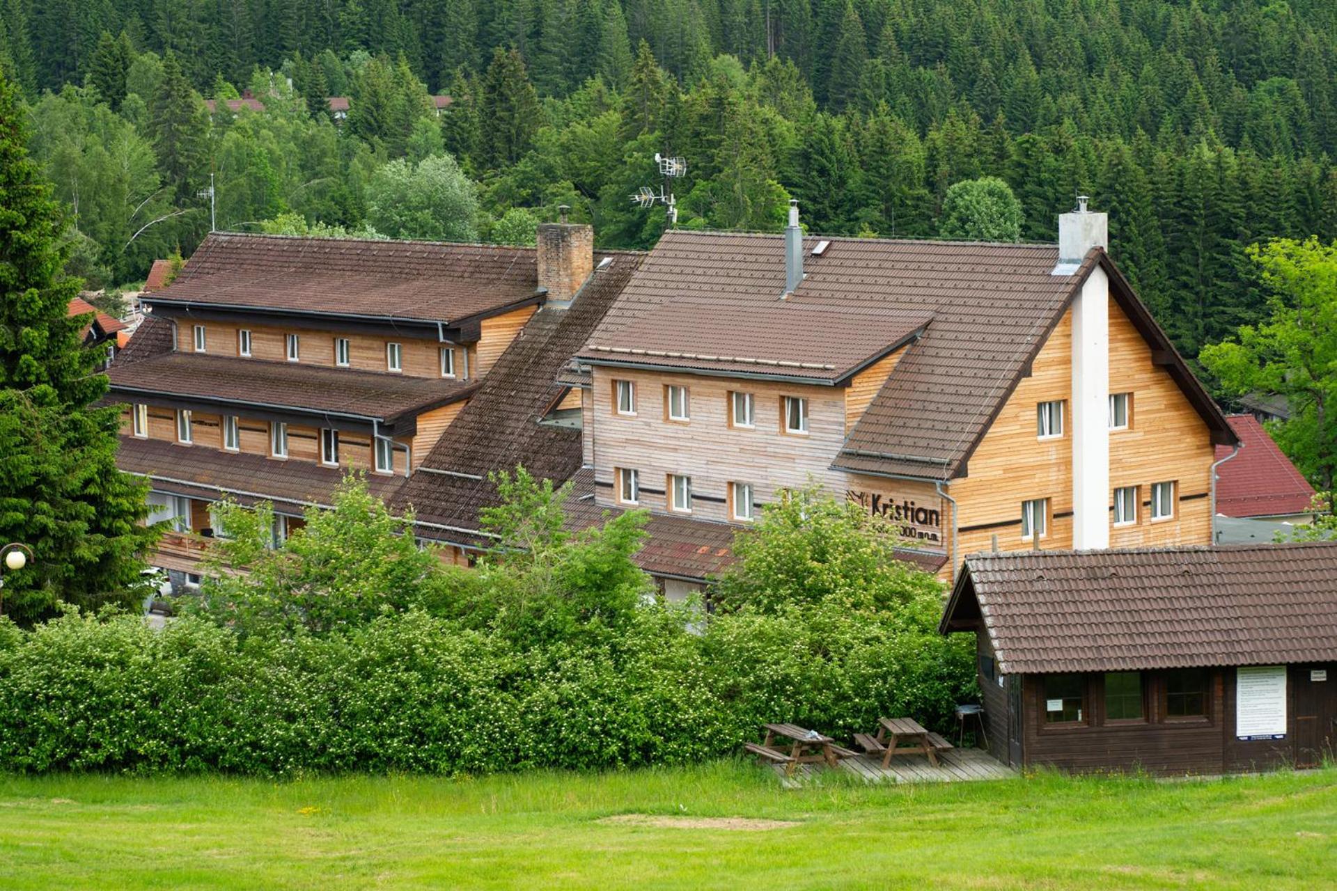 Kristian Hotel